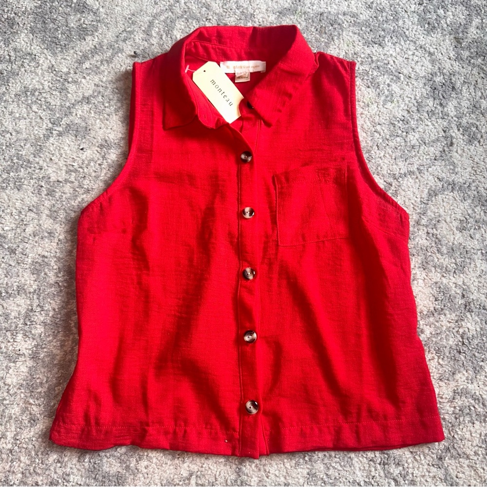 Red Short Sleeve Button Up Crop Top by Monteau